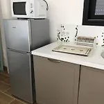Jade 萨尔泰纳